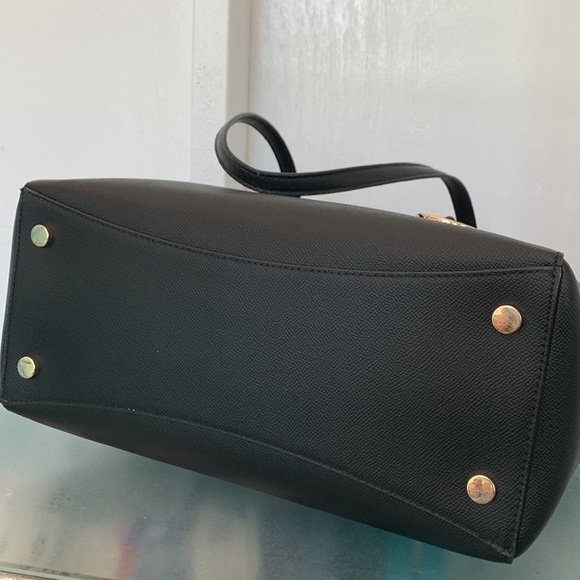 Michael Kors Bag Large Voyager Tri-Compartment Leather Tote Bag - Picture 9 of 17